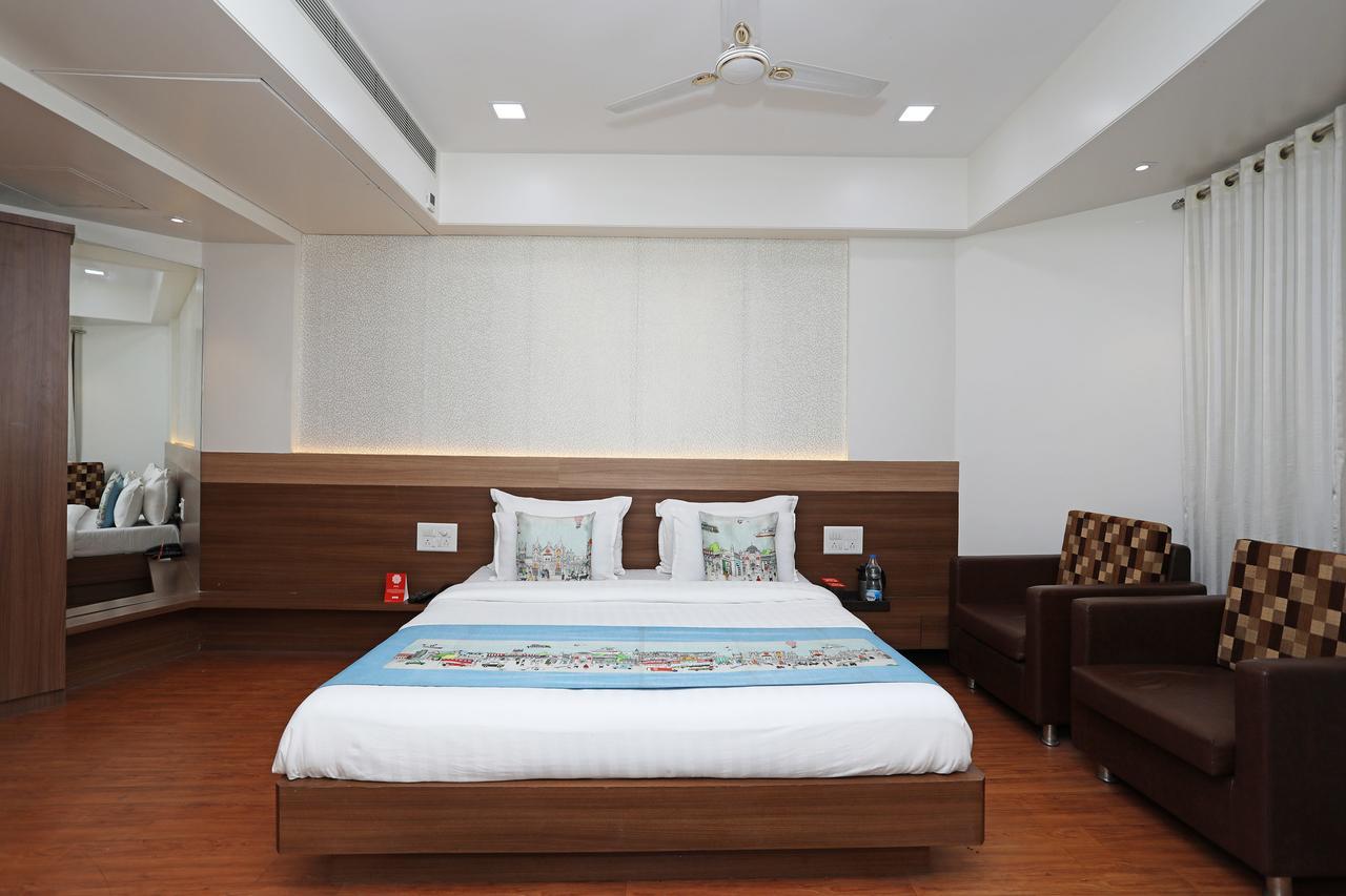 Oyo 10672 Hotel Riviera นาสิก ภายนอก รูปภาพ