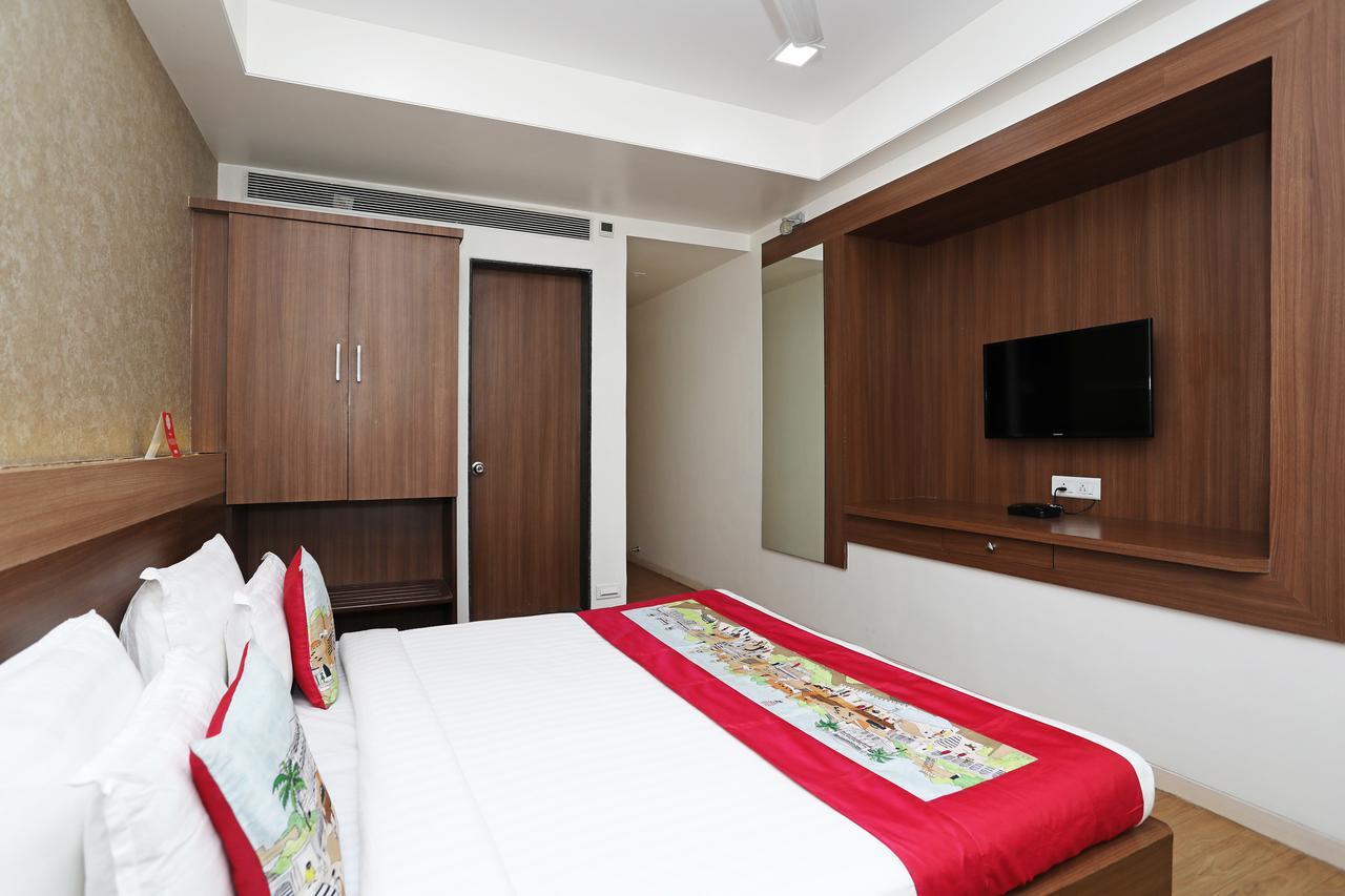 Oyo 10672 Hotel Riviera นาสิก ภายนอก รูปภาพ