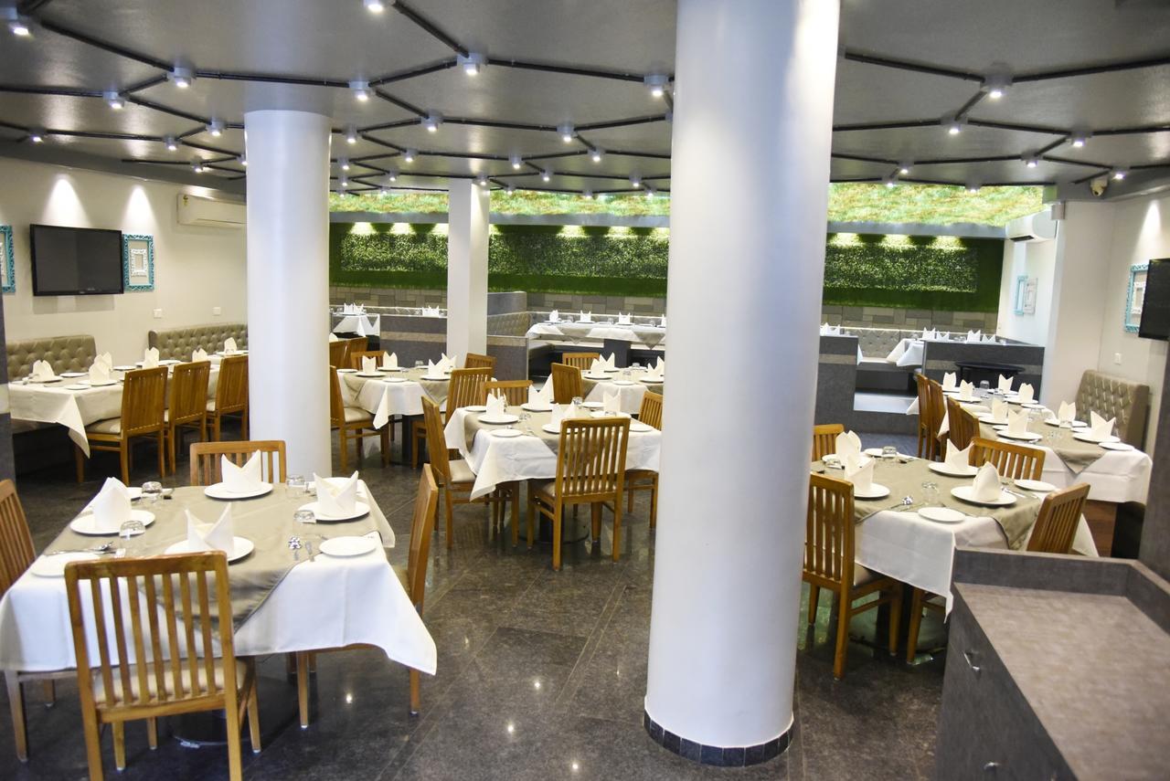 Oyo 10672 Hotel Riviera นาสิก ภายนอก รูปภาพ