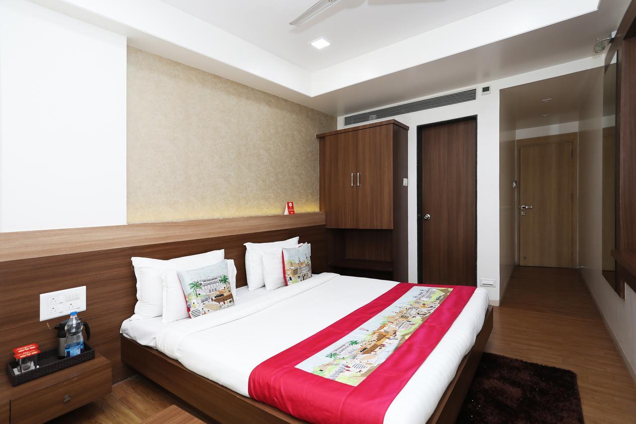 Oyo 10672 Hotel Riviera นาสิก ภายนอก รูปภาพ